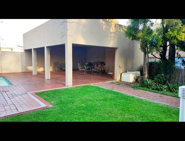 1 BEDROOM TOWNHOUSE FOR SALE IN BRACKENDOWNS